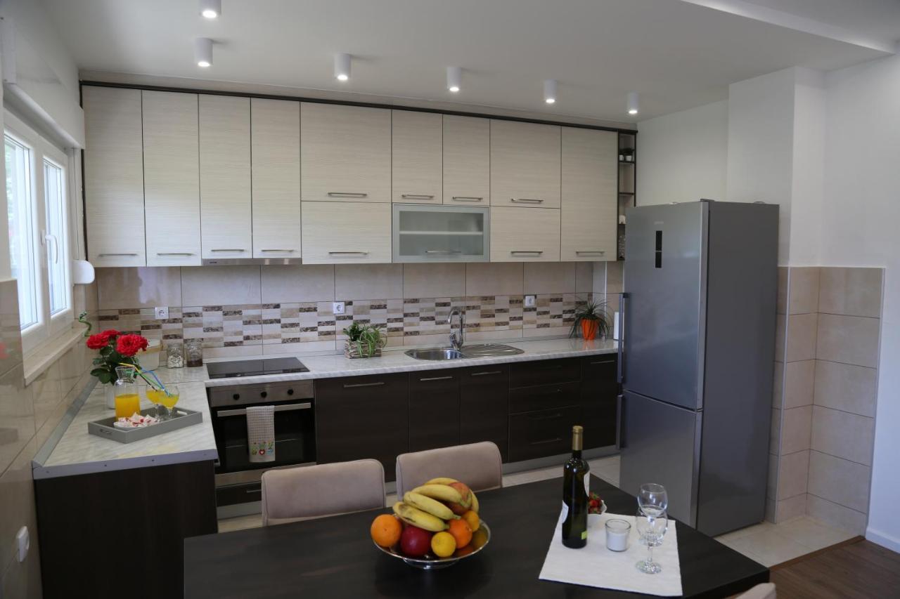 Garden House Apartment Требинье Экстерьер фото